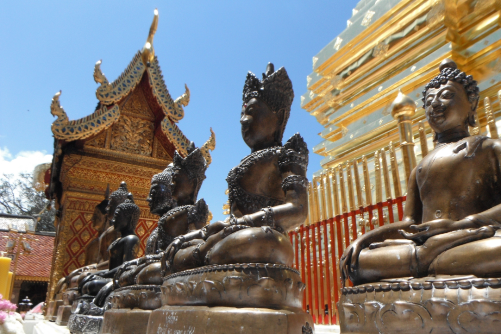 タイの仏教寺院の仏像？の写真