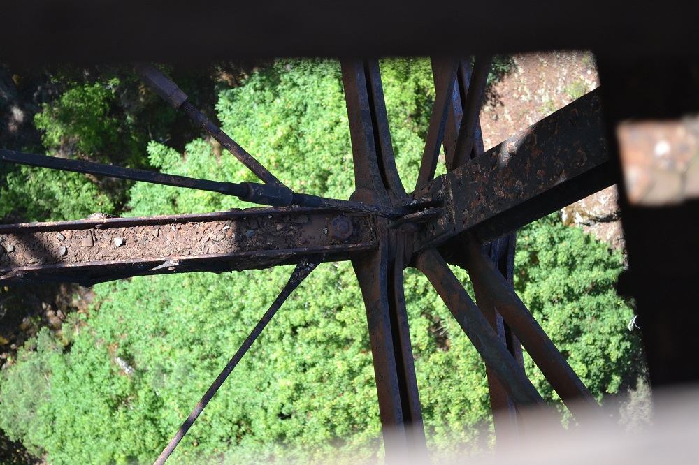 Goldstream Provincial Parkの鉄橋の錆の写真