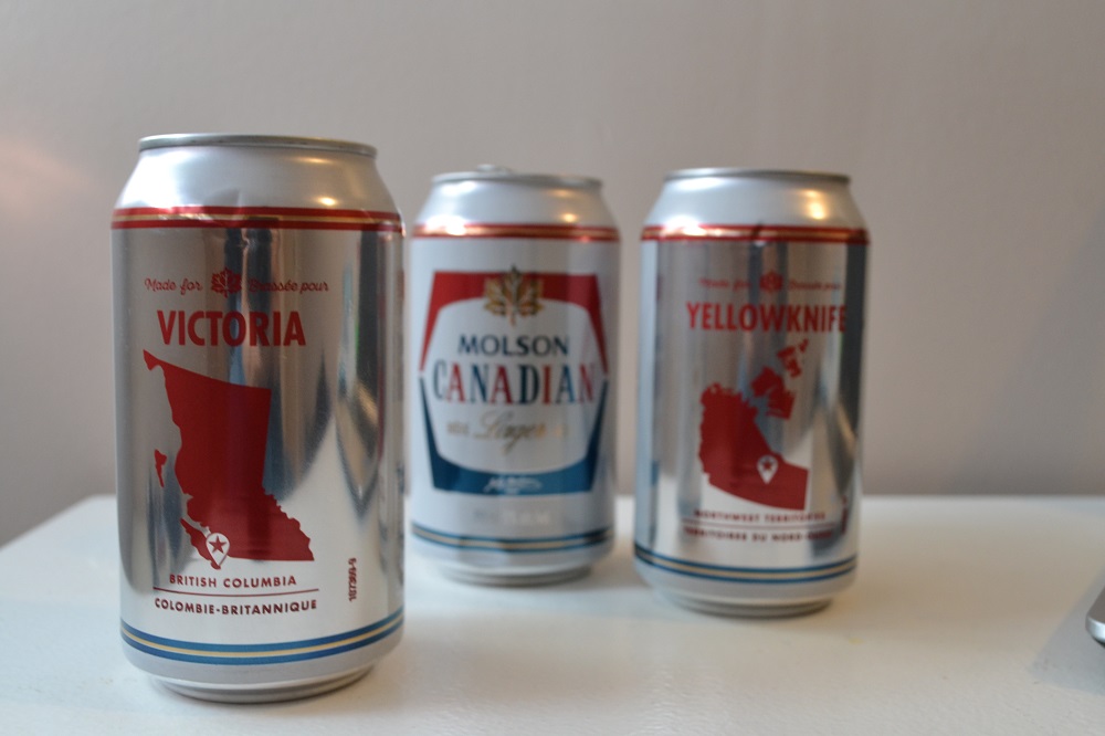 カナダのビールMolson Canadian Vivtoriaデザインの写真