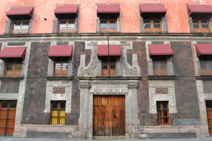 メキシコシティの綺麗な建物の写真