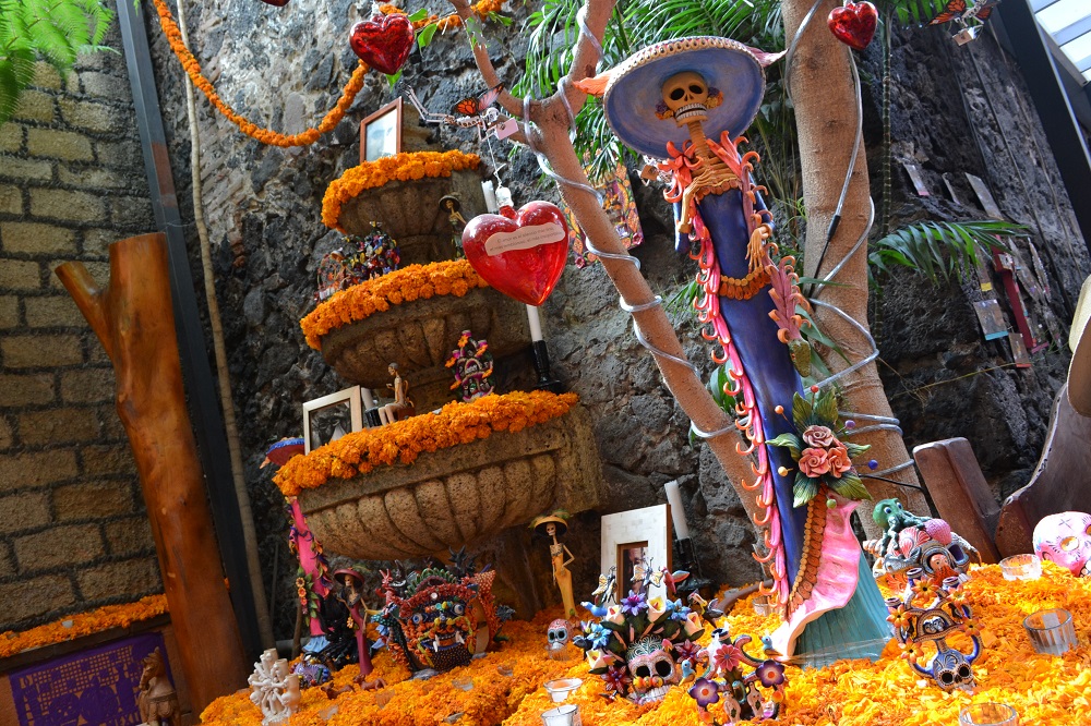 メキシコシティサンアンヘルのオフレンダの写真