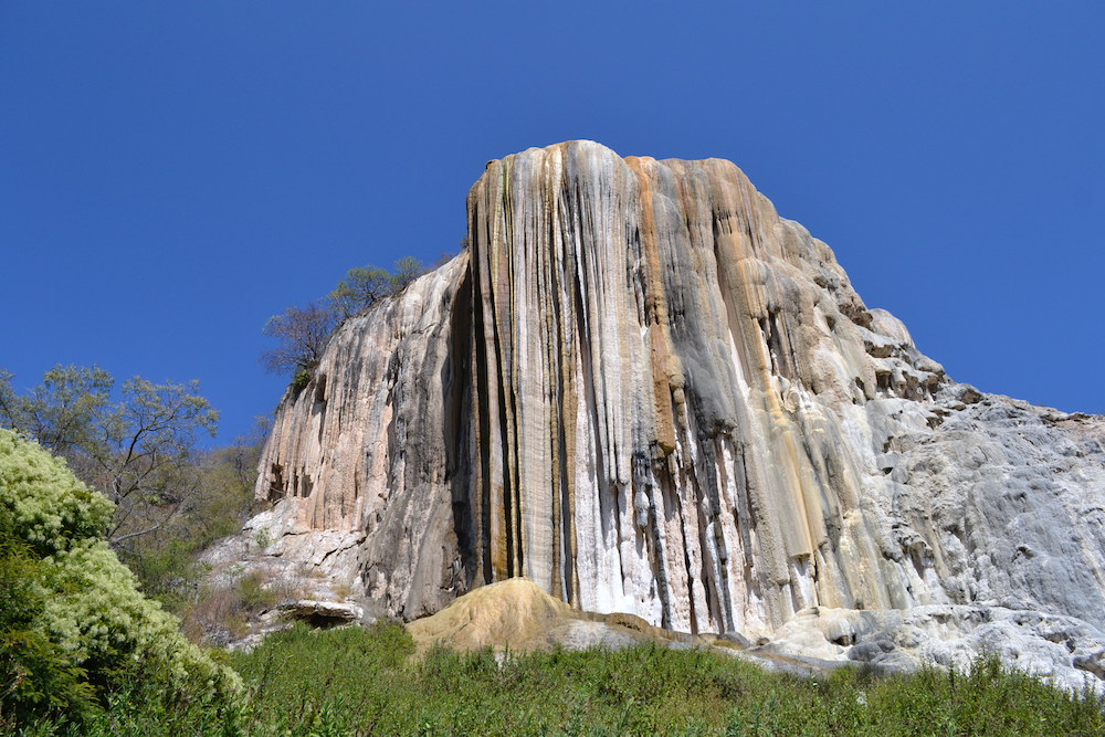 イエルベ・エル・アグア石化した滝の写真