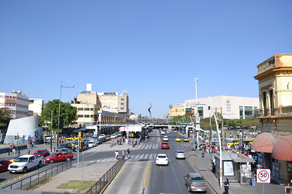 メキシコ・グアダラハラの大通りの写真
