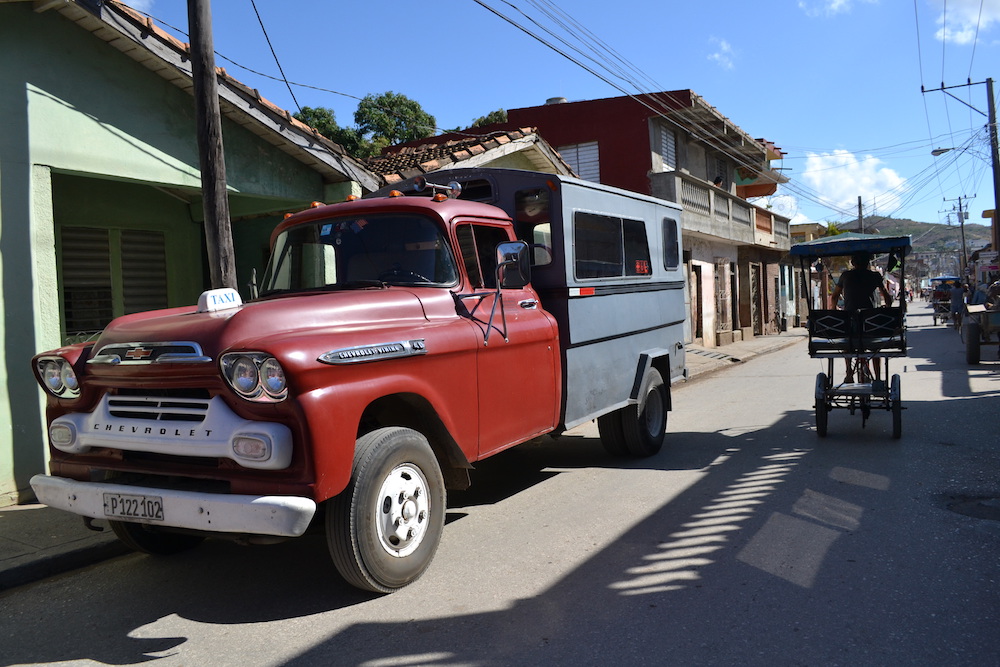 キューバ・トリニダーのタクシー(トラック)の写真