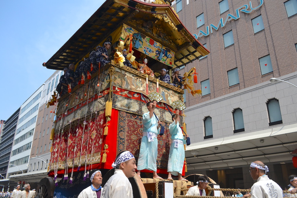 京都祇園祭・山鉾巡行(鉾近目)の写真