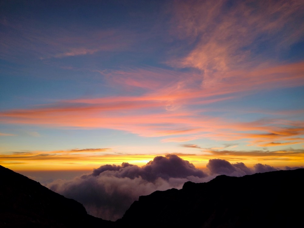 御嶽山の山小屋・ニノ池山荘周辺からの景色(最高の夕焼け)の写真
