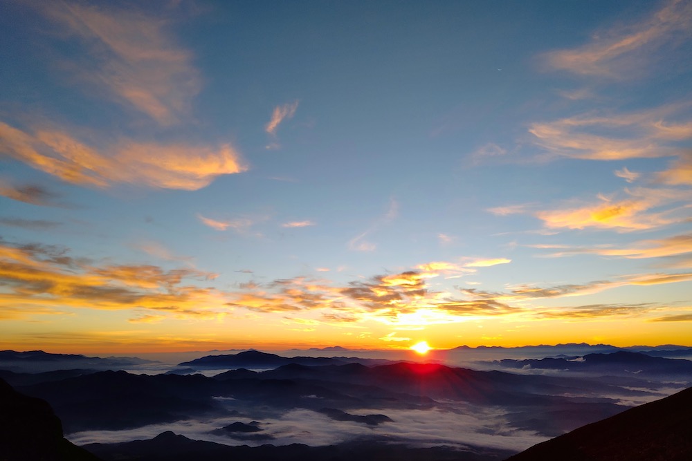 御嶽山の山小屋・ニノ池山荘からの景色(ご来光２)の写真